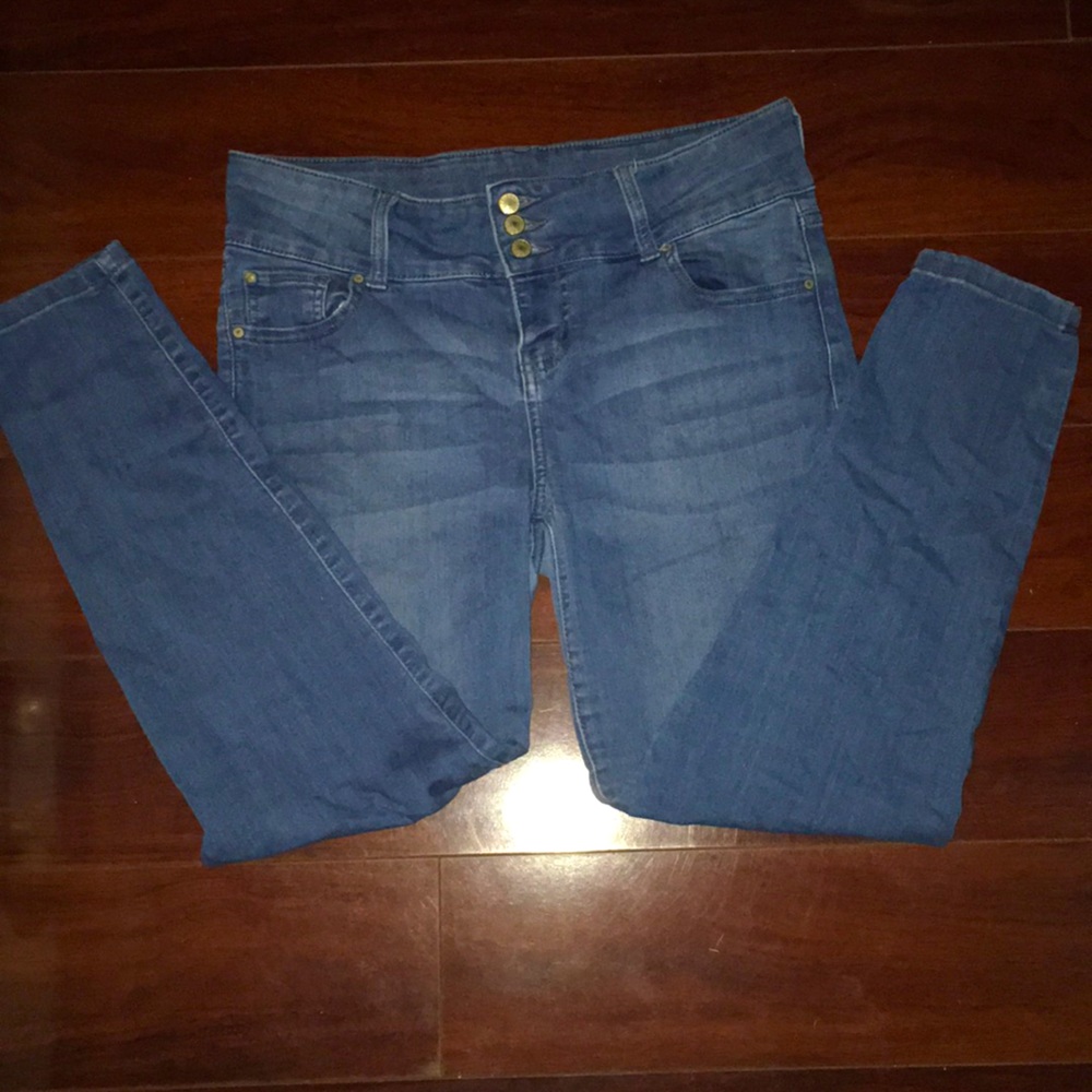 Celebrity Pink high waisted jeans
